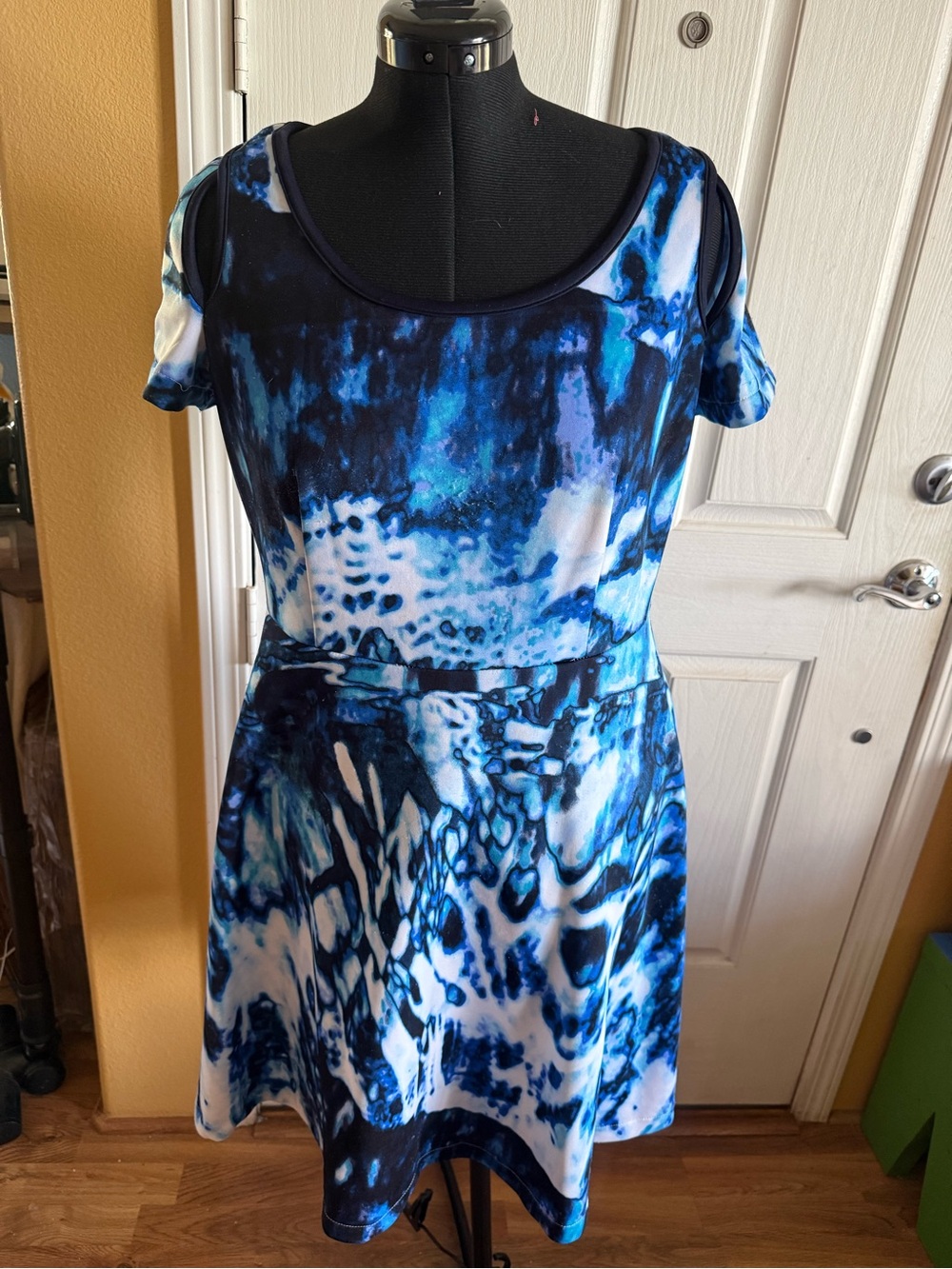Moda Blue and White Abstract Tie-Dye Mini Dress